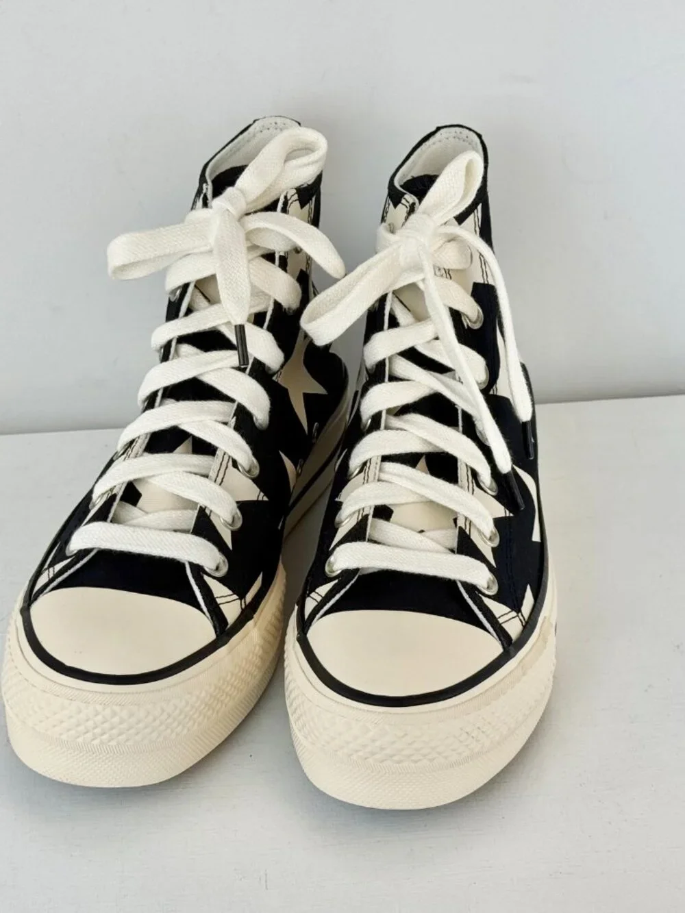 Women's 9 - Converse Chuck Taylor All Star Lift Large Stars - A09903C